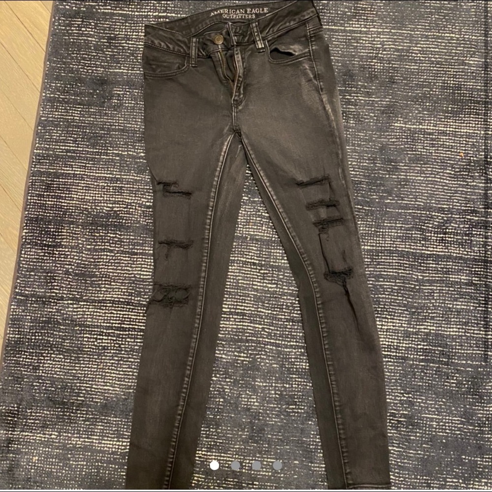 American eagle black ripped jeans 😈
